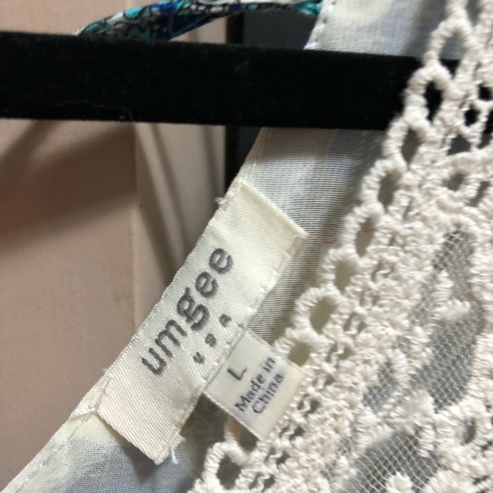 Umgee top size Large